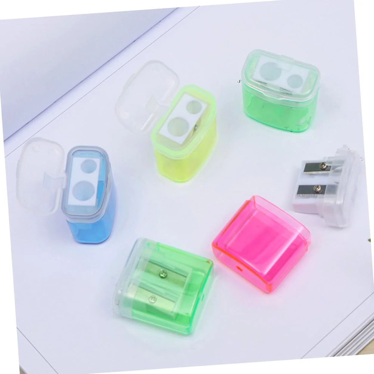 Appuntalapis Manuale a Doppia Punta 48 Pezzi in Plastica con Coperchio | Festa Scuola Decor, Strumenti per Temperare, Comodi Temperamatite Manuali, Facile da Portare