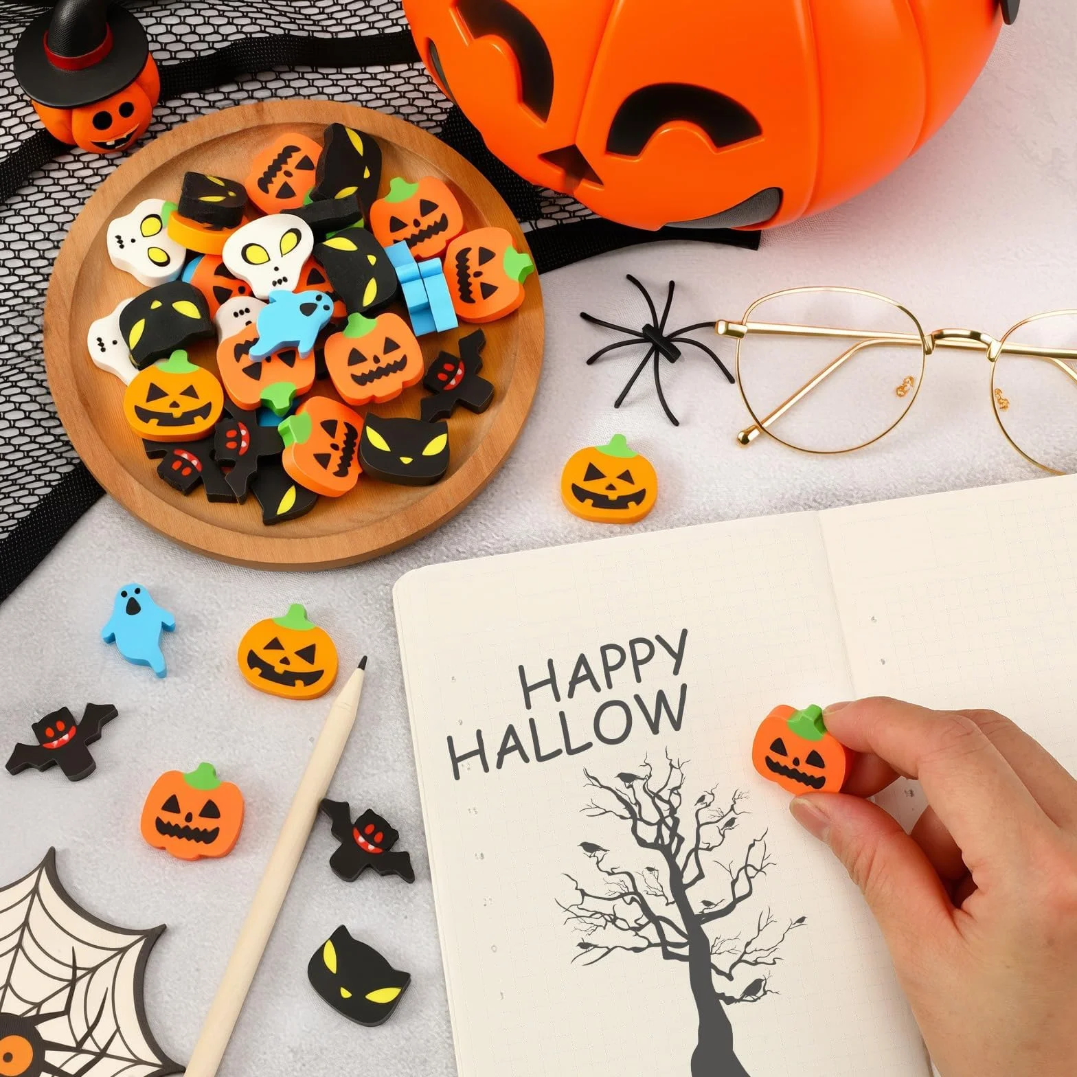 JUNEBRUSHS 30 mini gomme da cancellare per Halloween