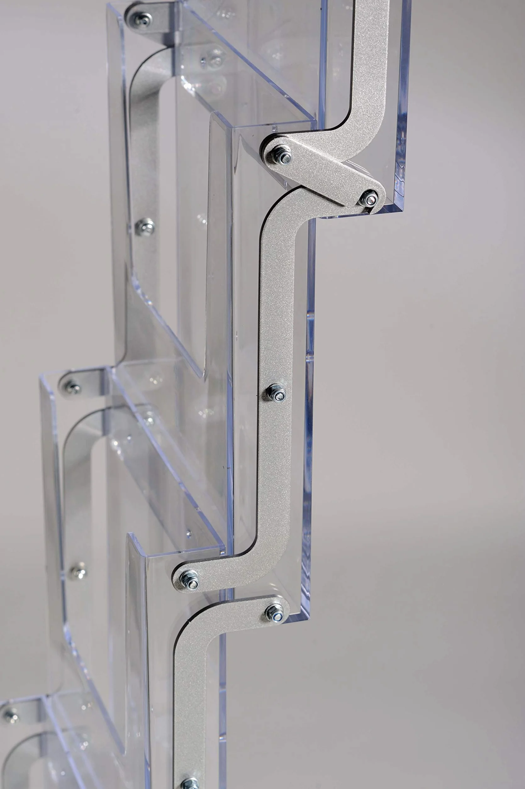 Porta Brochure A4 Argento | Espositore con 5 scomparti in acrilico | Espositore per depliant A4 con borsa da trasporto in nylon | Ideale portadepliant da parete