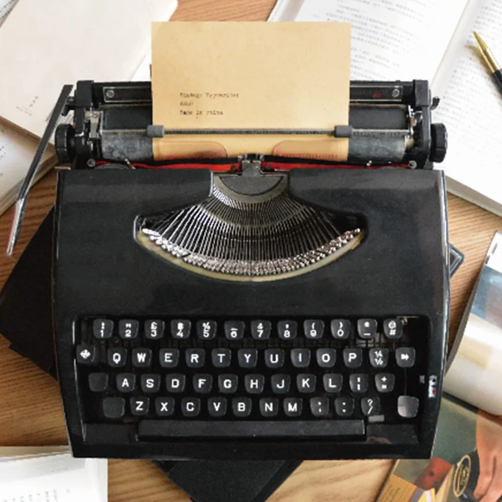 Vecchio stile tradizionale macchina da scrivere manuale, macchina da scrivere vintage per un flusso nostalgico - Macchina da scrivere manuale portatile
