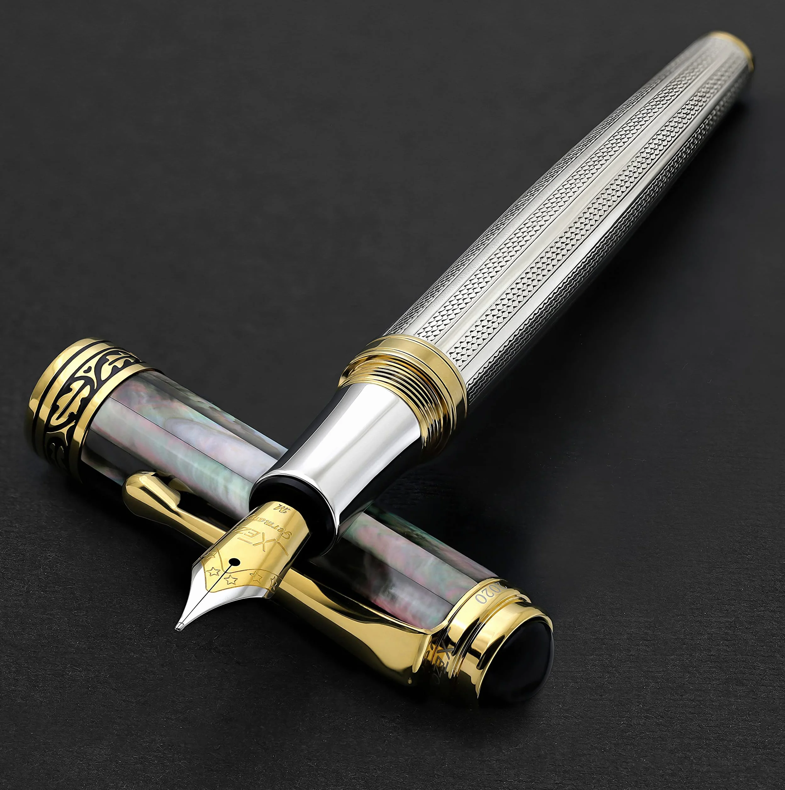 Xezo Penna stilografica Maestro, pennino medio. Argento 925 sterling con madreperla nera di Tahiti e placcatura in oro 18 carati. Realizzata a mano, edizione limitata, numerata