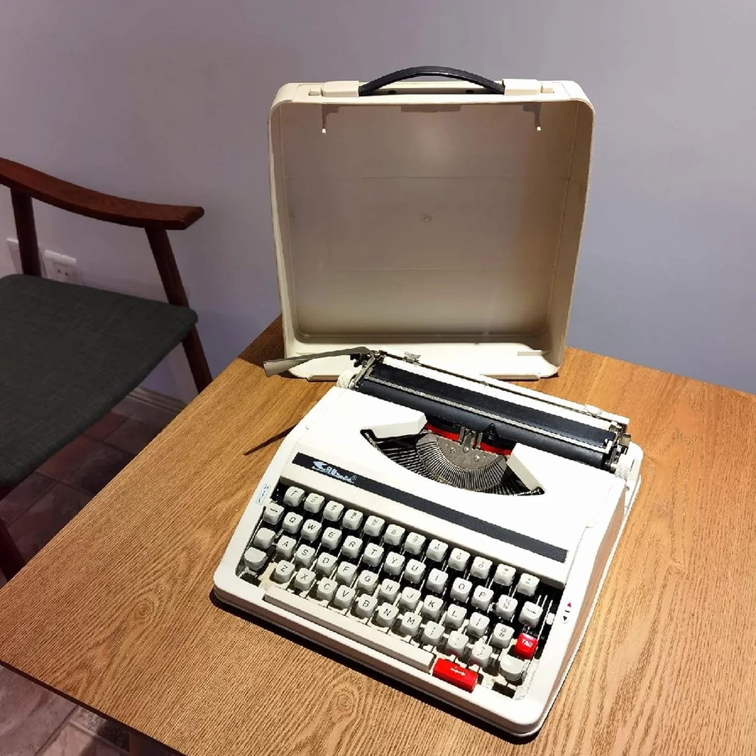 Macchina da Scrivere - Macchina da Scrivere Manuale Vecchio Stile, Portatile e Facile da Usare - Set di Nastro Rosso Nero - Macchina da Scrivere Vintage,30x30x10CM