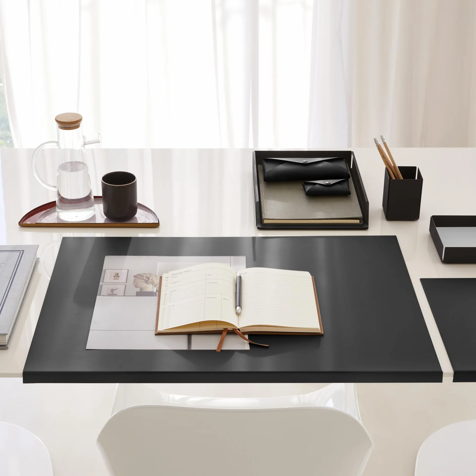 Talia Scrivania Ufficio in Cuoio Nero cm 90x60 Design Moderno Acciaio Profilo a L Made in Italy