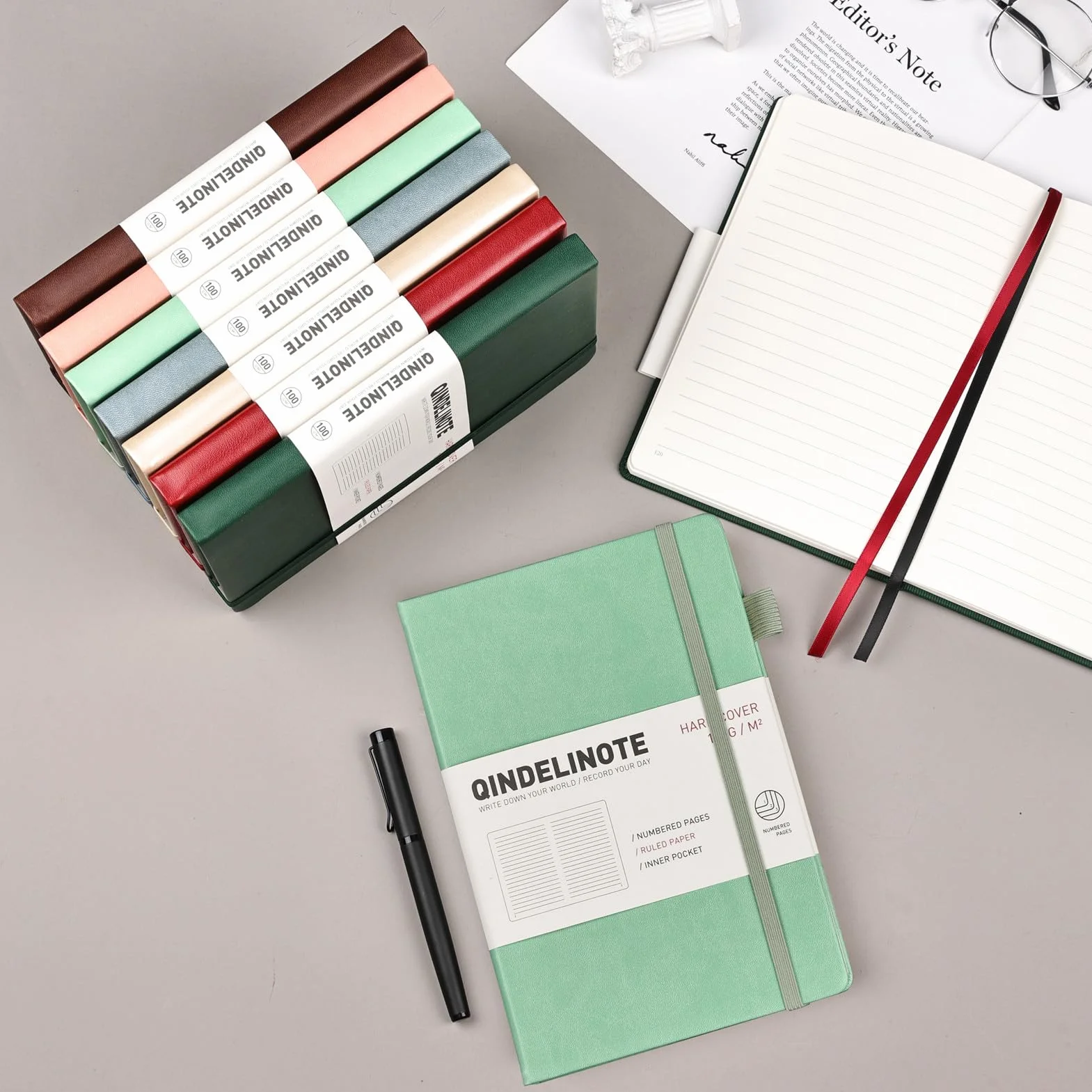 Taccuino a righe formato A5, 192 pagine numerate, con copertina rigida, 100 g/m², carta senza sbavature, copertina rigida con segnalibri, portapenne, tasca interna (verde)