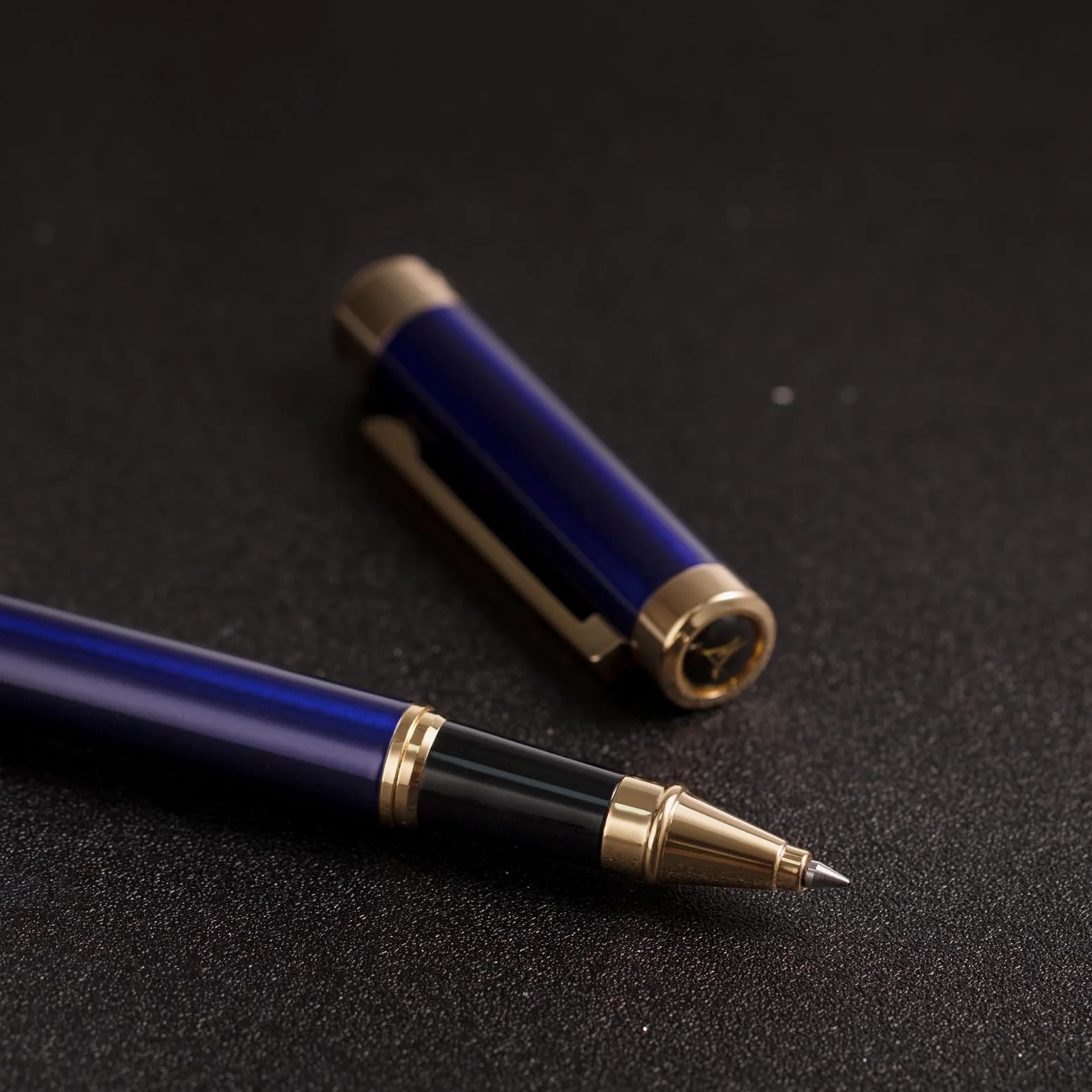 Penna roller di lusso, finiture in oro 24 carati, inchiostro Schneider Refull, corpo blu | Design elegante ed elegante, set regalo di penne a sfera per uomini e donne, professionale, ufficio esecutivo