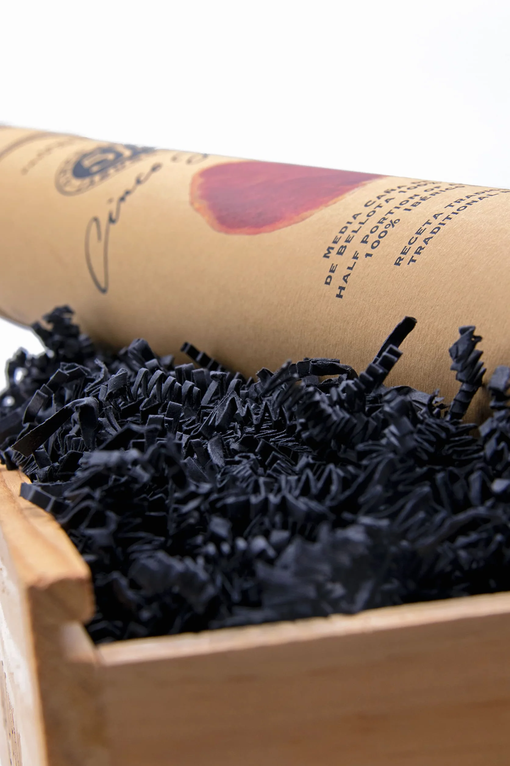 1kg Paglia Nera per Confezioni - Paglia per Cesti, Regalo, Scatole e Confezioni - Trucioli per Imballaggio (Nero, 1kg)
