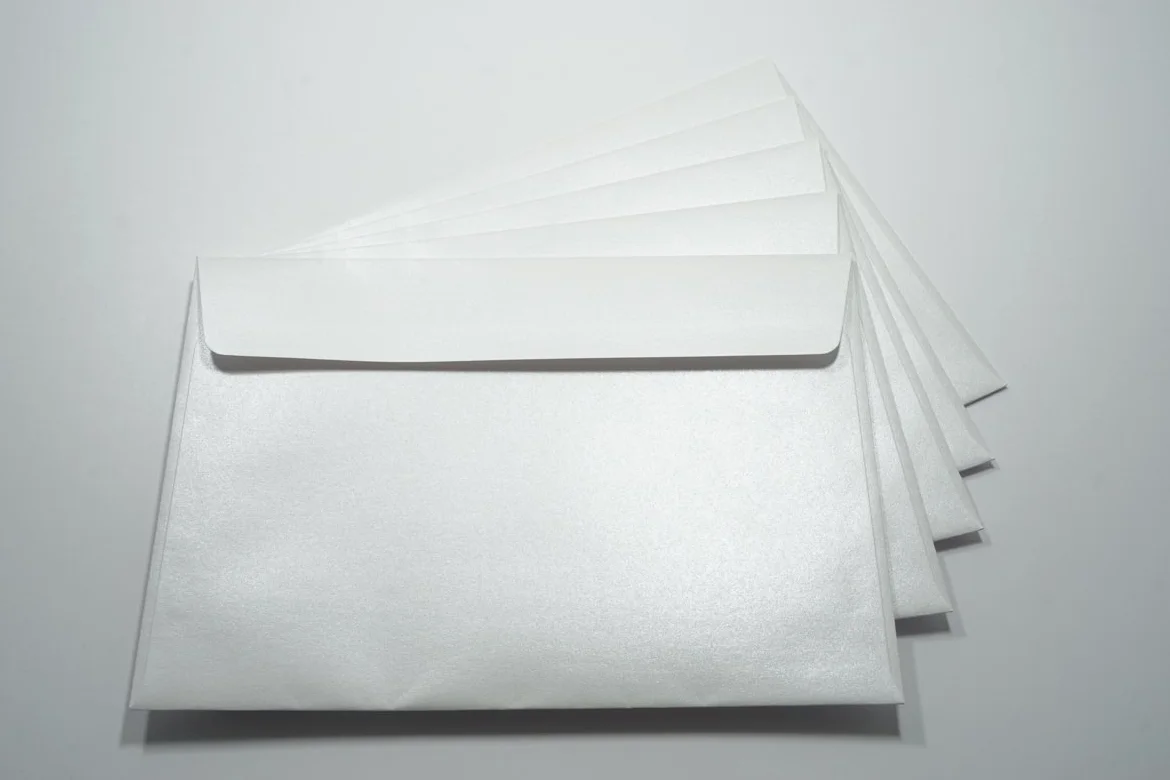 Netuno 100 buste da lettera bianche formato C5 16,2 x 22,9 cm Majestic Marble White buste grandi bianche perlate buste carta perlescente per partecipazioni matrimonio comunione battesimo inviti