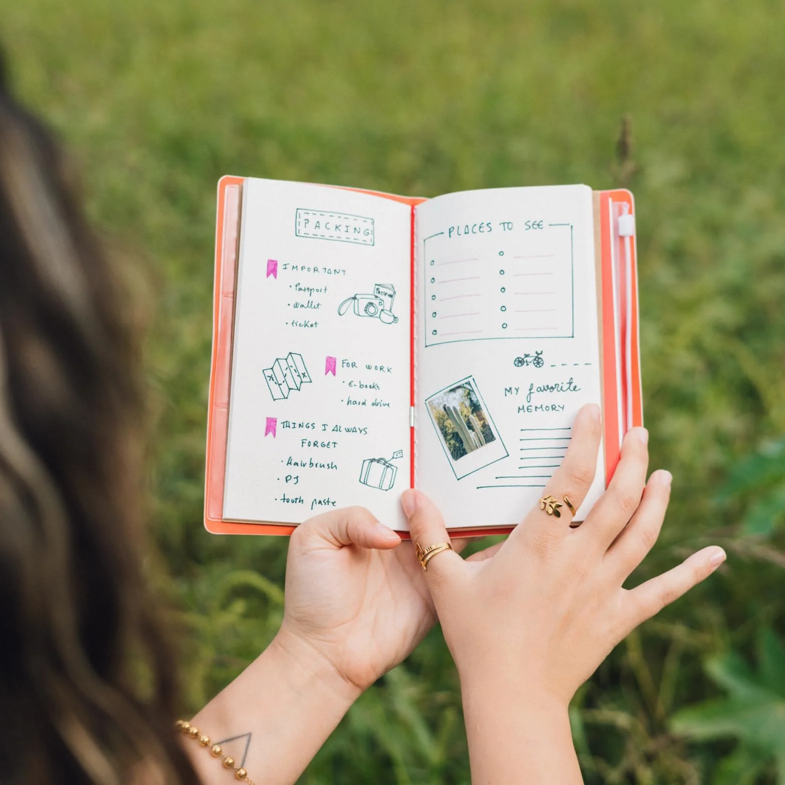 Grupo Erik Taccuino Frida Kahlo Diario di Viaggio con Due Quaderni Ricambiabili 160 Pagine