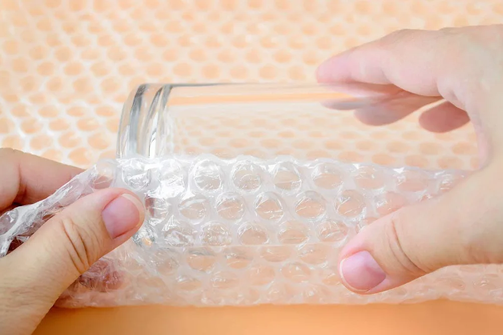 1 rotolo di pluriball completo – pellicola da imballaggio e gommini [forte] [1,0 x 50 m] [60 μ pellicola][gommini da 10 mm, 2 strati] [protezione per il trasporto, materiale di imballaggio]