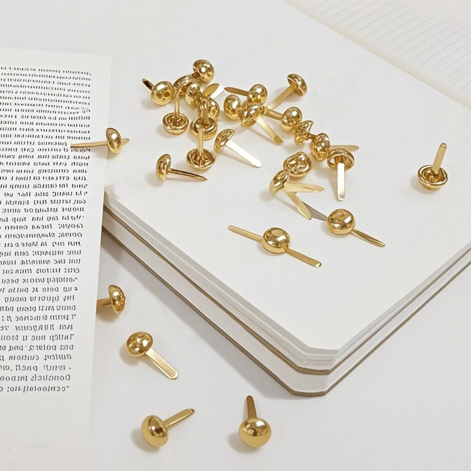 Fermacampioni in Metallo Dorato 300 Pezzi, Clip a Treccia per Carta, Doppio Piede a Testa Rotonda per Scrapbooking