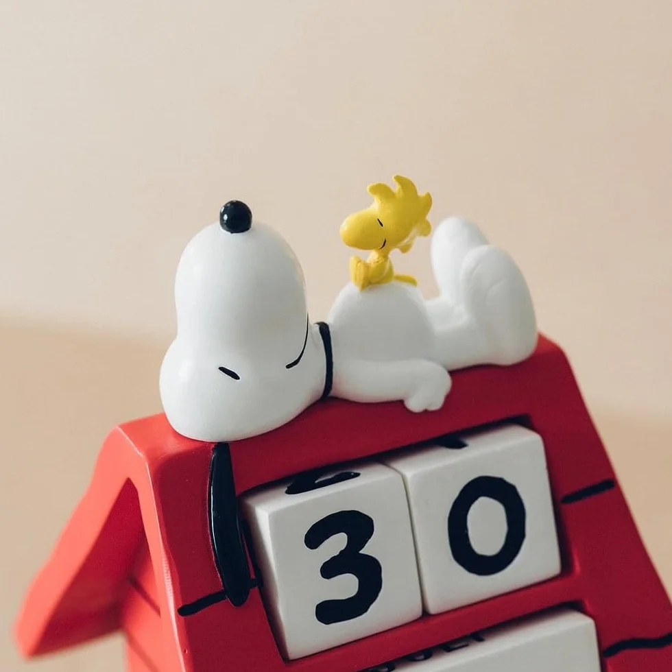 Grupo Erik Calendario Perpetuo Snoopy 3D - Calendario da Tavolo Perpetuo per Bambini | Decorazione da Scrivania per Fans: Regalo Snoopy Gadget Peanuts Casa 9,5 x 15 x 11 cm