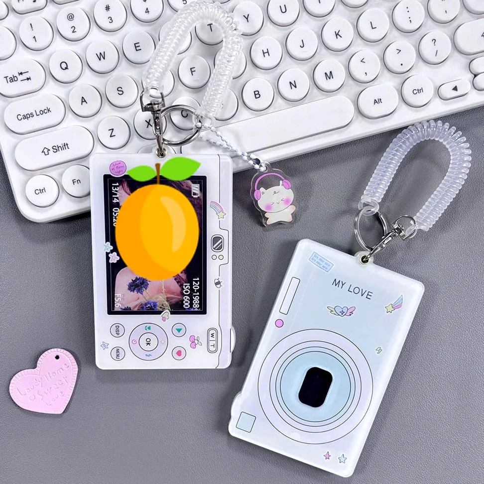 4 porta badge per foto, 7,6 cm, porta carte d'identità, portachiavi protettivi, grazioso portachiavi con ciondolo decorativo a forma di cartone animato, con spirale da polso, Rosa, blu, verde