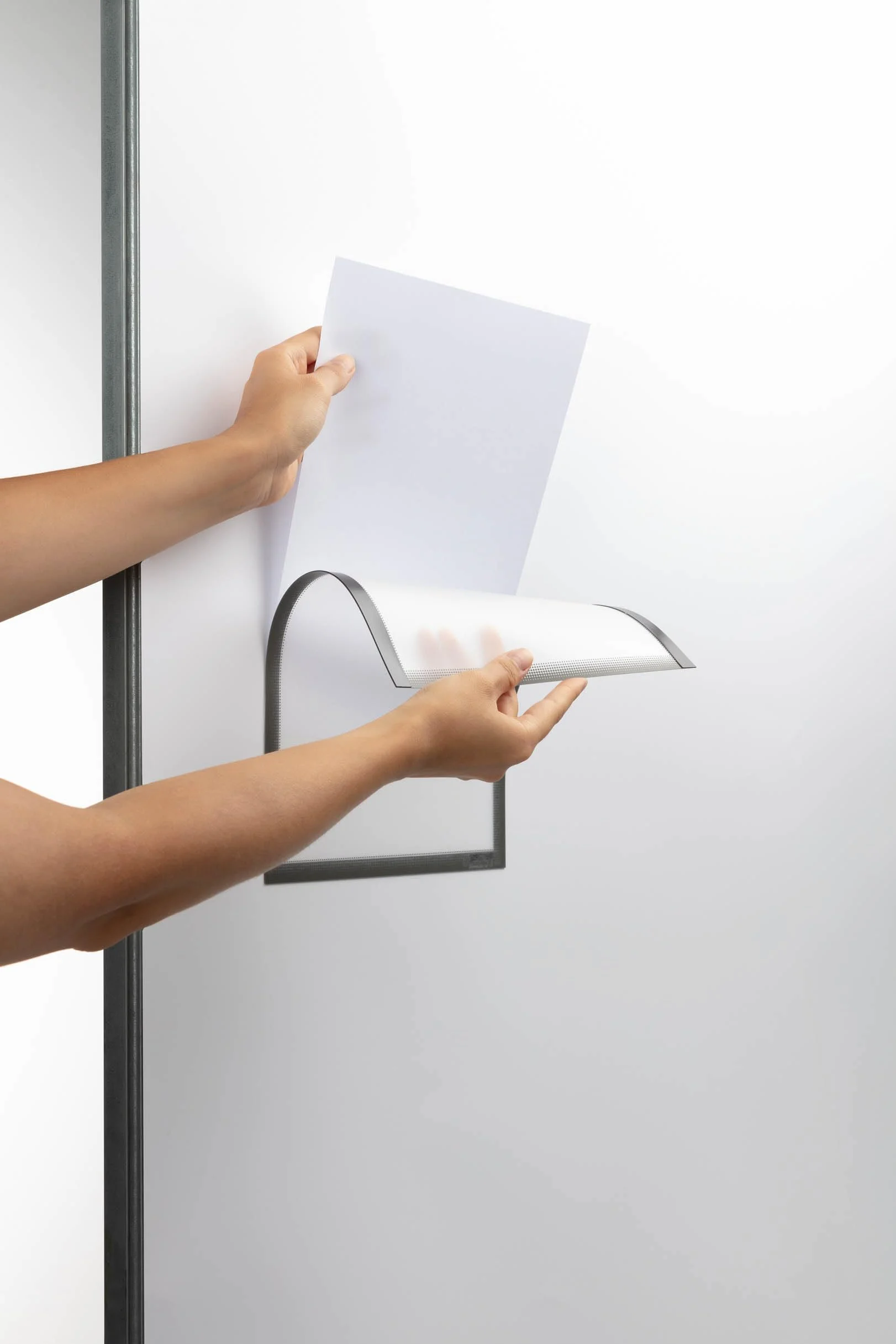 Durable Tasca porta documenti da parete A4 magnetica, per superfici in metallo, accessori ufficio, cornice magnetica, conf. 5 pezzi, antracite, 400757