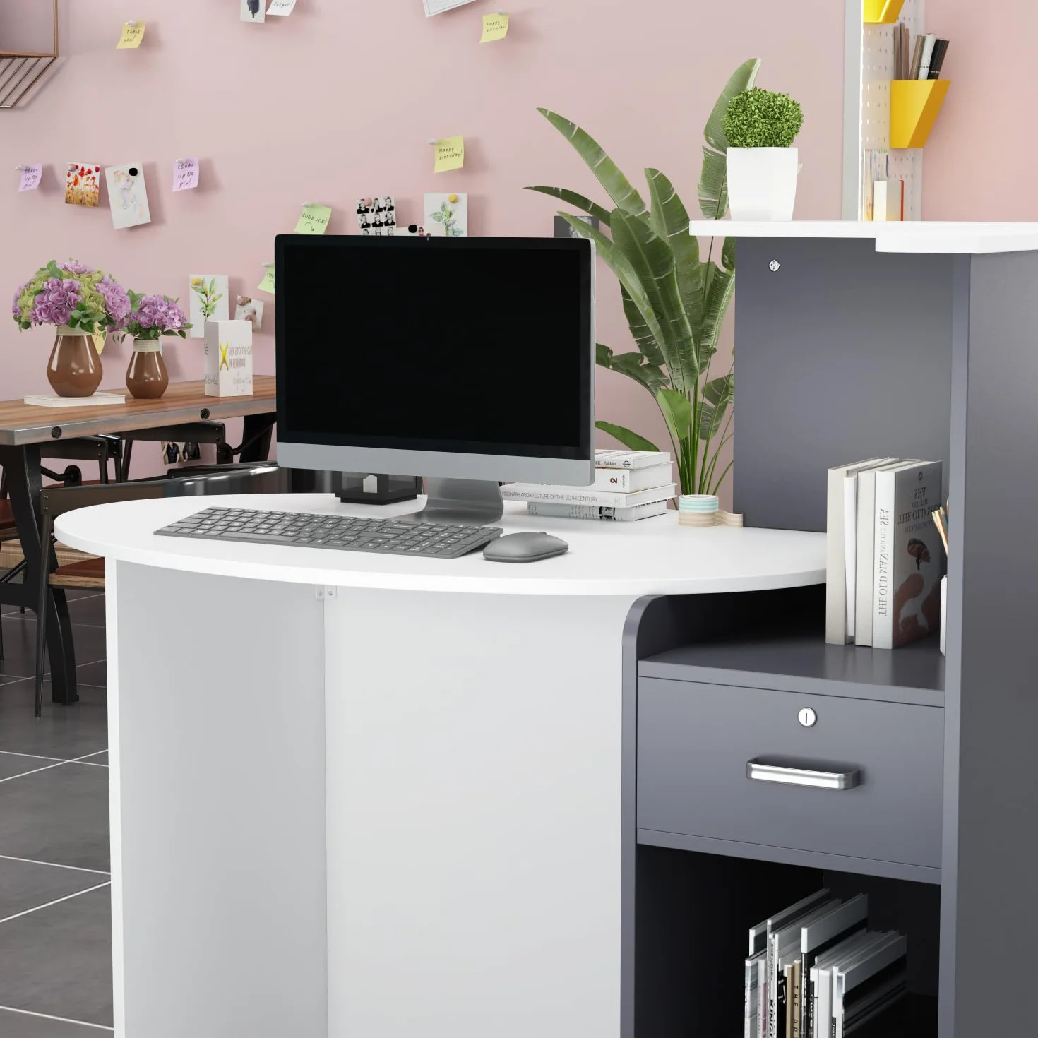 Bancone di reception, Bancone di accoglienza con superficie aperta e 1 cassetto bloccabile, controsoffitto con design Patchwork Nero e Grigio Scuro, MDF, 40 x 121 x 110 cm