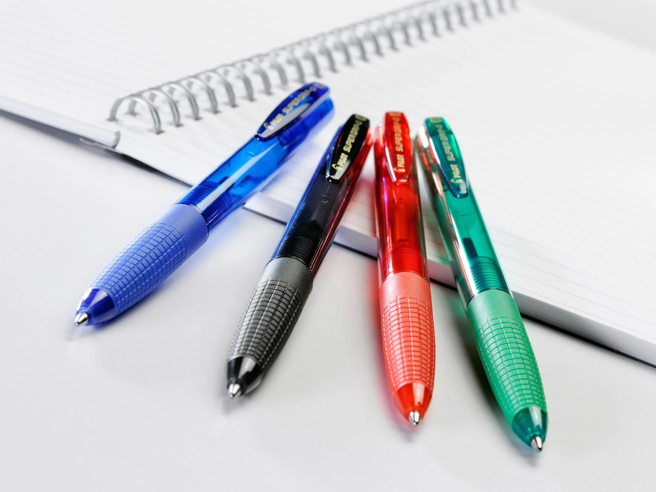 PILOT Set di 12 Penne a sfera Super Grip G Ricaricabile a scatto Punta Media Blu Nero Rosso Verde