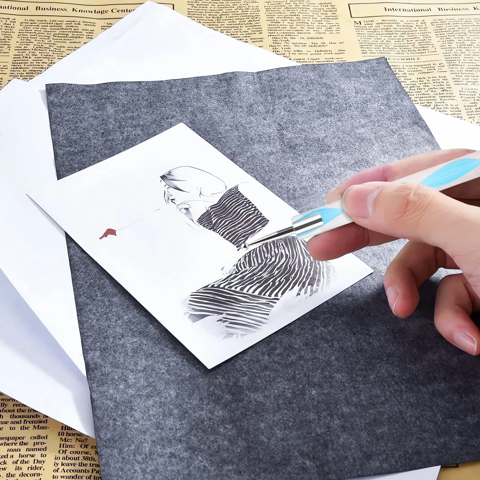 Carta Carbone Nera per Tessuti e Disegno 100 Fogli con 5 Stilo per Goffratura
