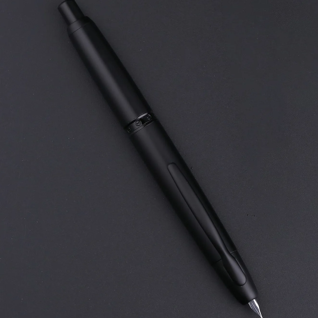 Majohn A1 Penna Stilografica Retrattile Pennino Extra Fine Metallo Nero Opaco