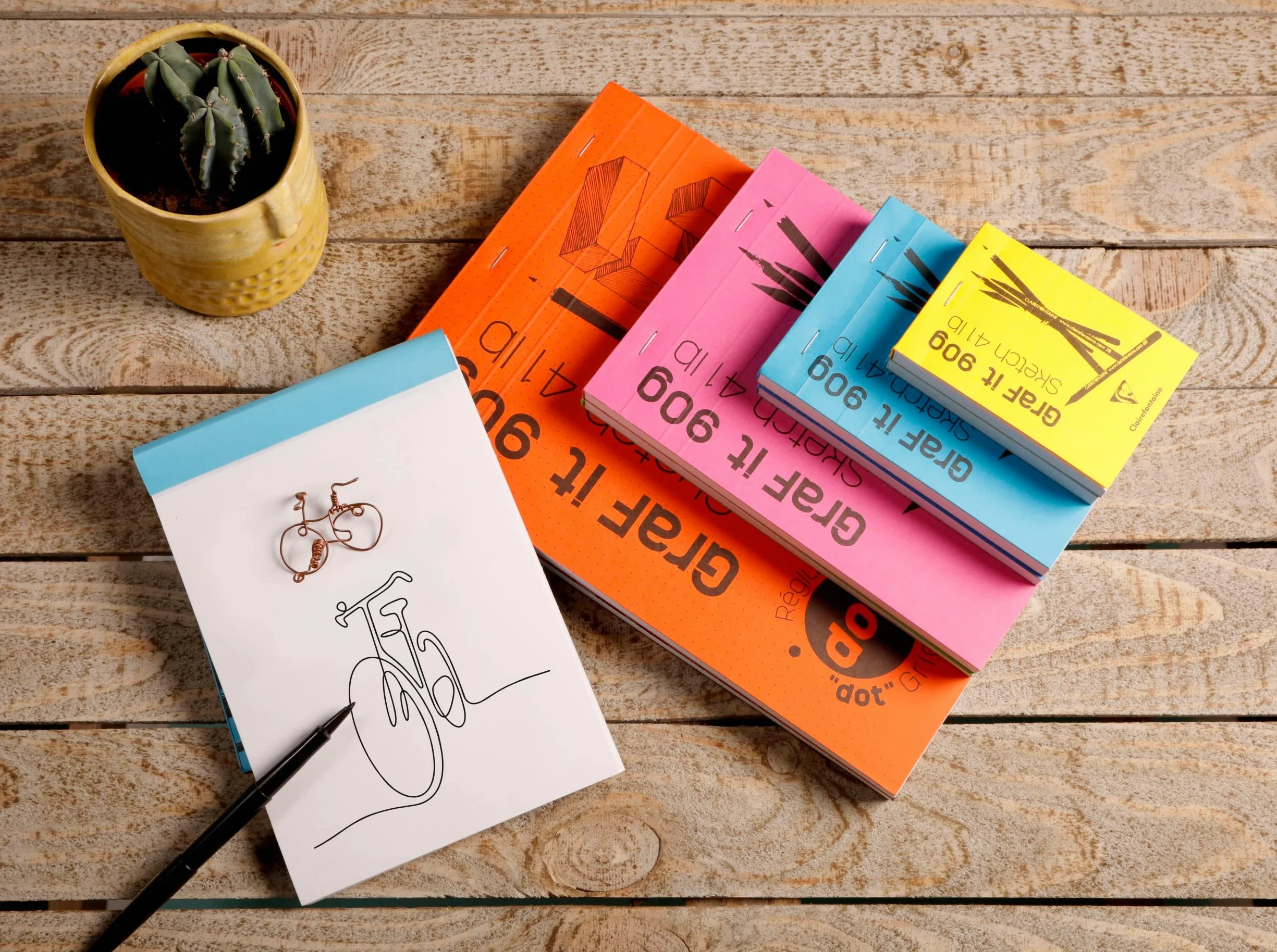 Clairefontaine 96671C Blocco a punto METALLICO GraF'it, 80 Fogli Carta da disegno per Schizzi, Fogli Staccabili, A5 14,8x21 cm 90g, copertina Rosa, Pacco da 10 taccuini