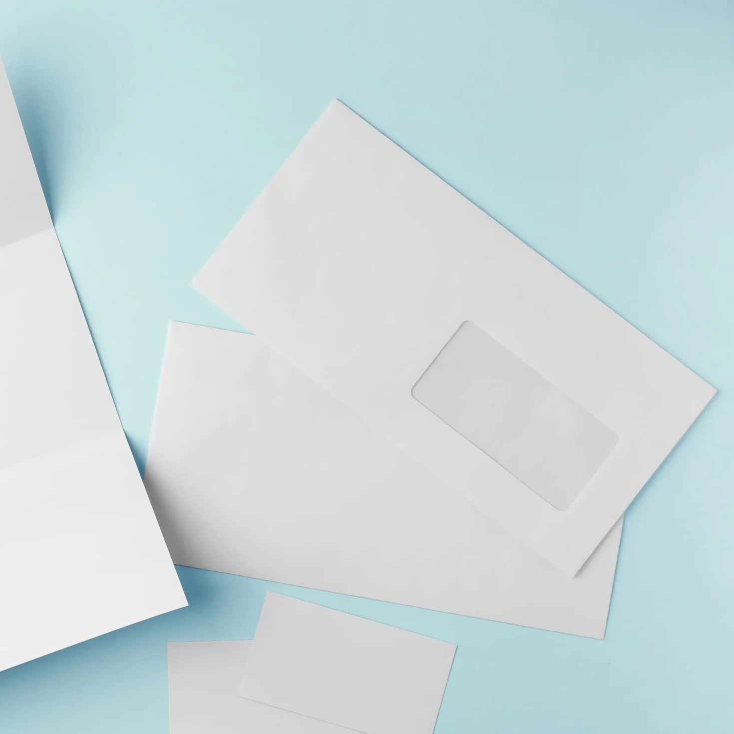 Sobres de Papel, Sobre Blanco Americano con Ventana Derecha, Medida 225 x 115 mm, Sobres Papel Blancos para Cartas y Documentos, Sobres 90 g/m² con Cierre Autoadhesivo · m-office (500 uds)
