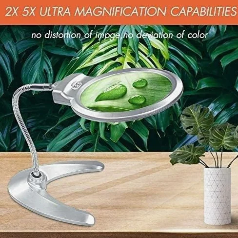 Lente d'ingrandimento da tavolo con luce LED e supporto, design pieghevole a mani libere per una lettura ravvicinata