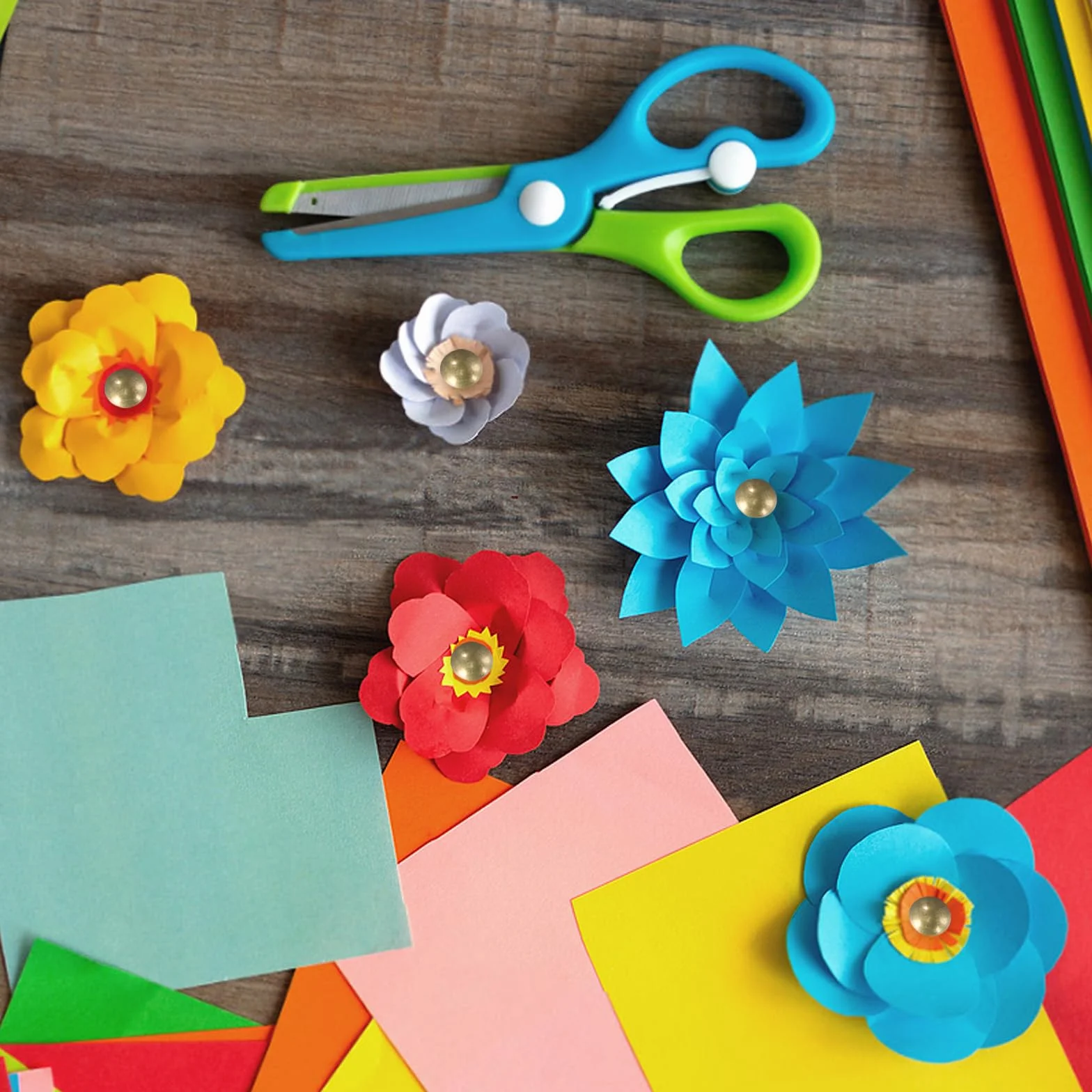 Fermacampioni Scrapbooking 300 Pezzi Mini Brads Rotondi Metallo per Carta DIY
