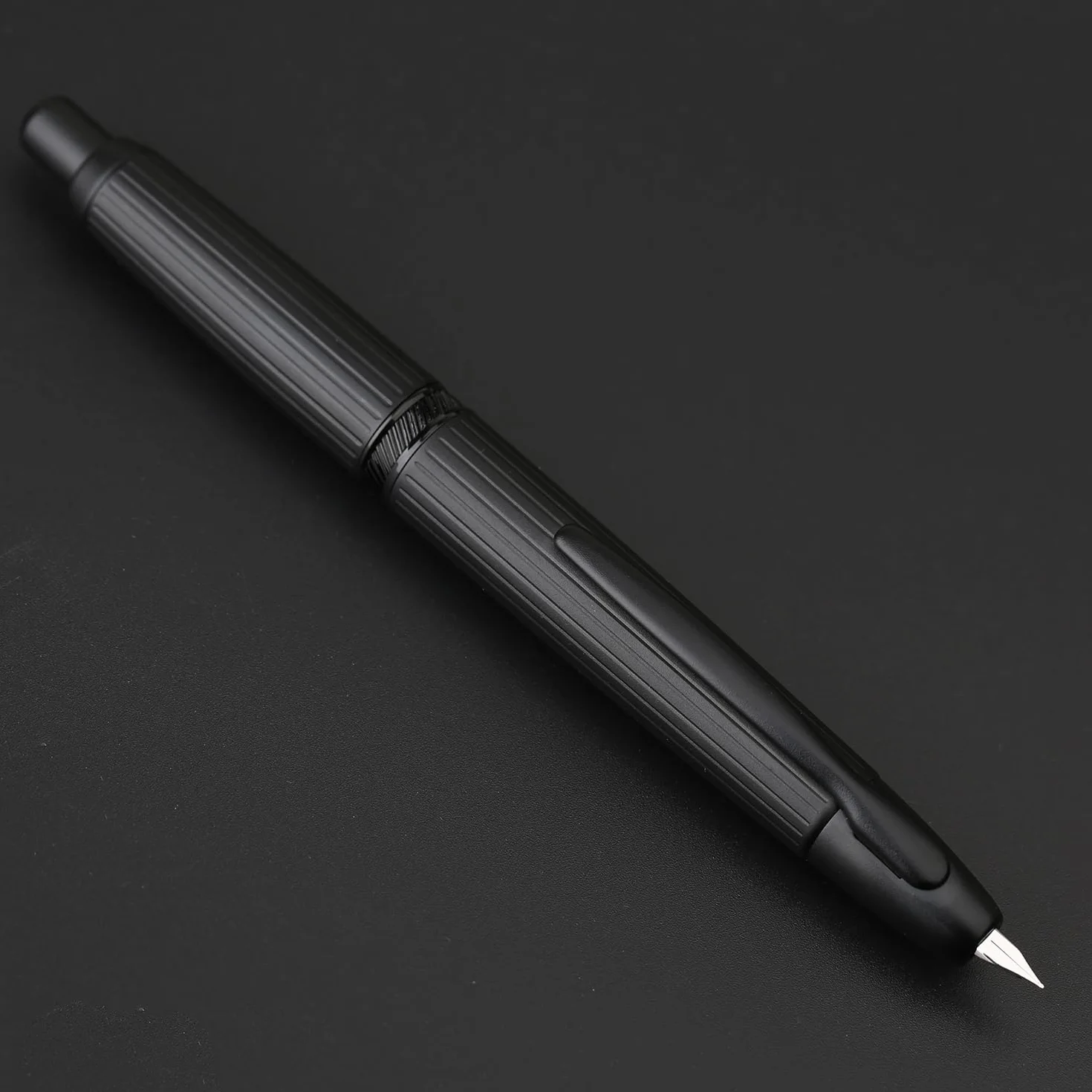 erofa Majohn A1 - Penna stilografica retrattile, pennino extra fine con scatola, penna a inchiostro nero a righe con convertitore per scrittura (con clip)
