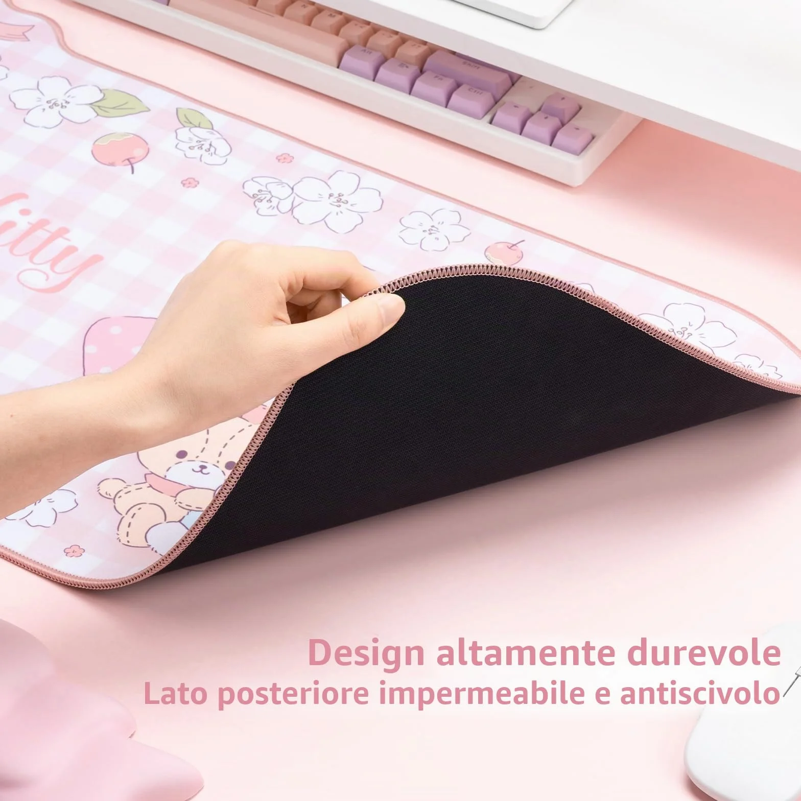 Kuitmor Set Tappetino Anime Kawaii con Supporto Polsi - Tappetino Antiscivolo e Cuscino Polsi Memory Foam a Fiocco per Tastiera e Mouse, Ideale per Gaming e Ufficio Casa - Hello Cat (Rosa)