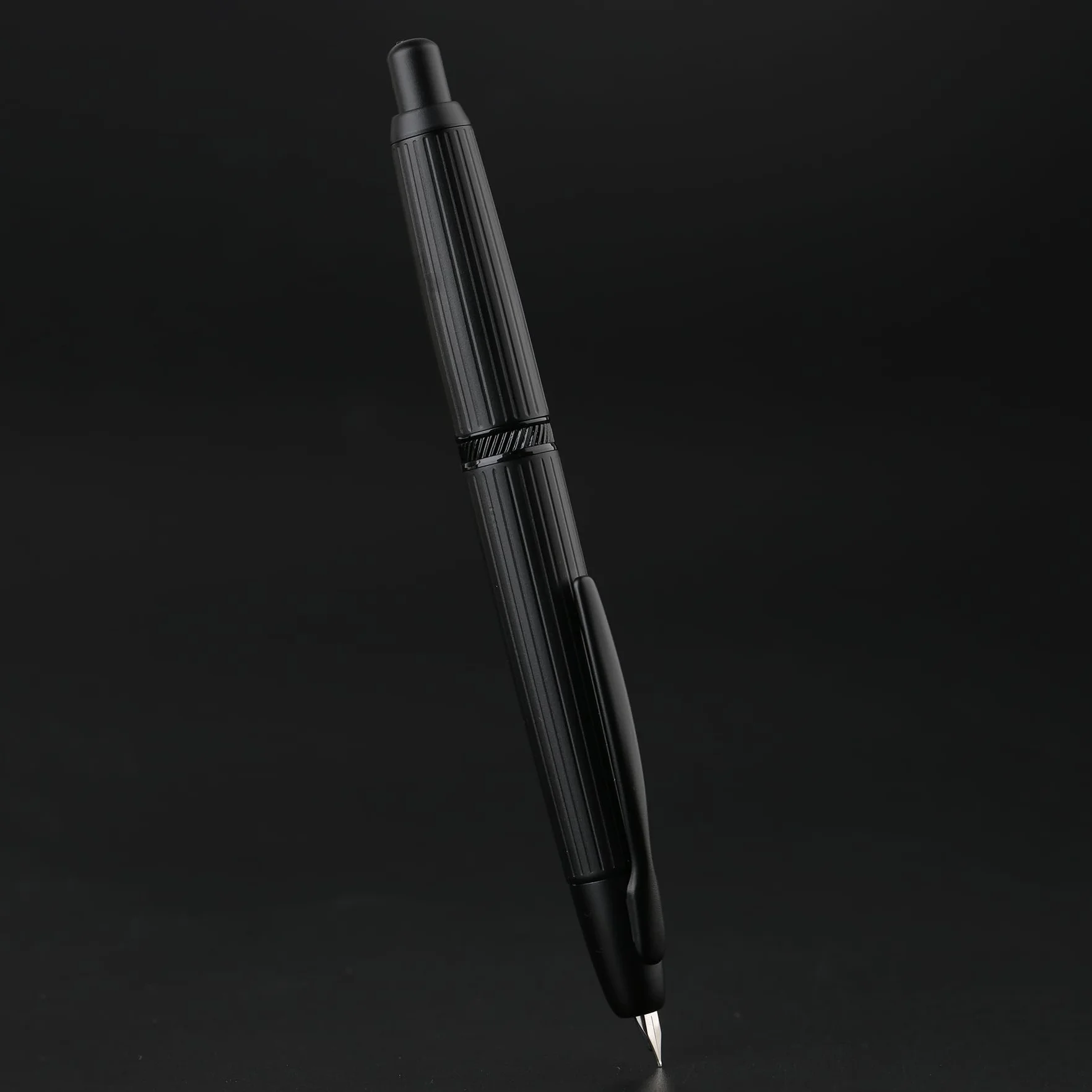 erofa Majohn A1 - Penna stilografica retrattile, pennino extra fine con scatola, penna a inchiostro nero a righe con convertitore per scrittura (con clip)