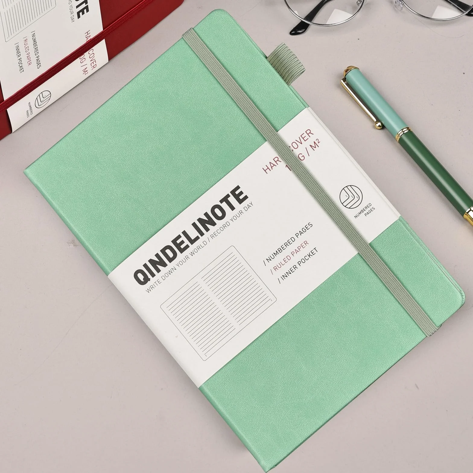 Taccuino a righe formato A5, 192 pagine numerate, con copertina rigida, 100 g/m², carta senza sbavature, copertina rigida con segnalibri, portapenne, tasca interna (verde)