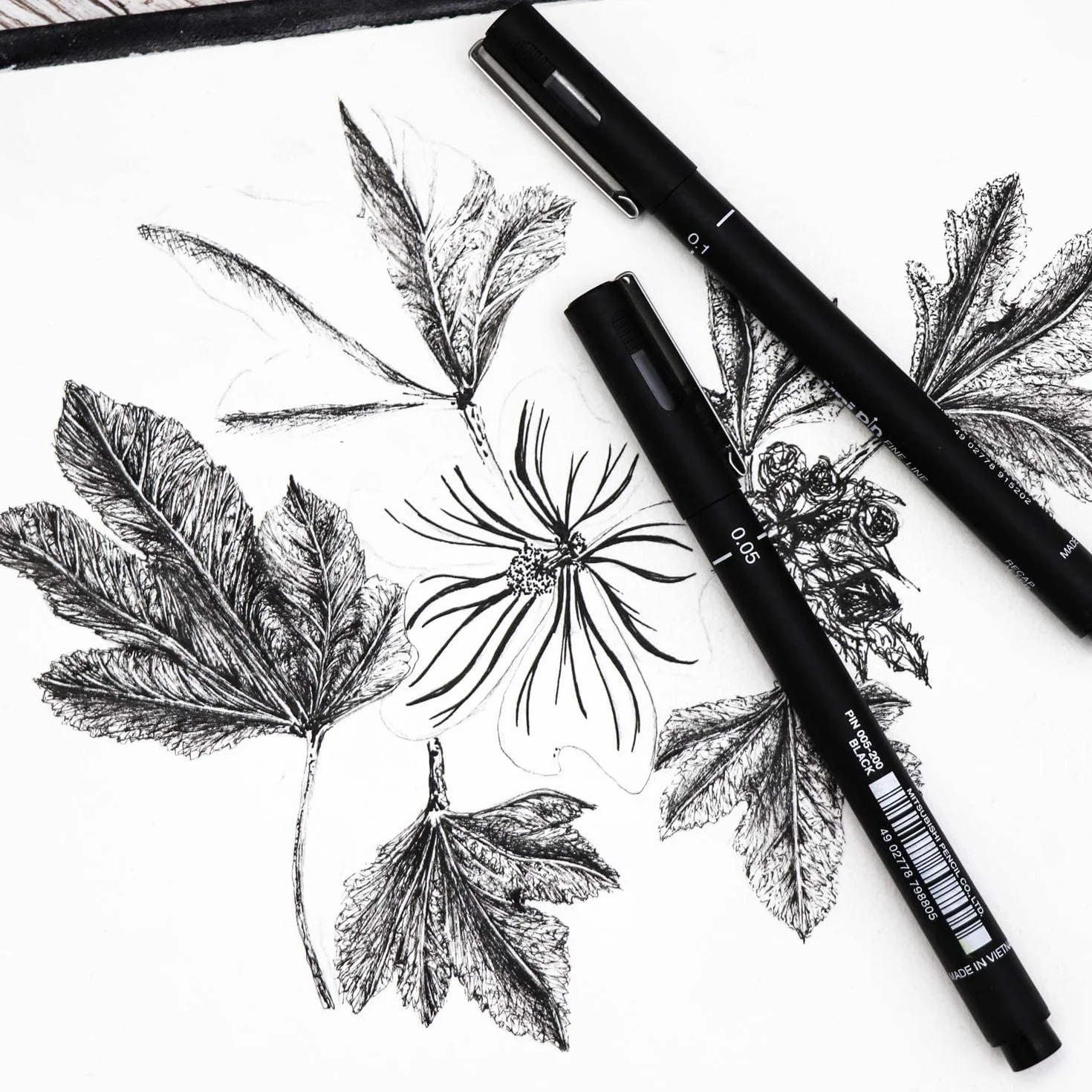 Uni Pin Fineliner Set 9 penne da disegno 0,1/0,5 mm nero grigio seppia