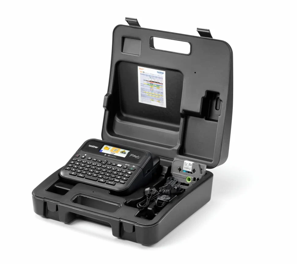 Brother PTD610BTVP | Etichettatrice Desktop Professionale | Collegabile a PC | Tastiera QWERTY |Display LCD | Nastri TZE fino a 24 mm | Valigetta e alimentatori inclusi