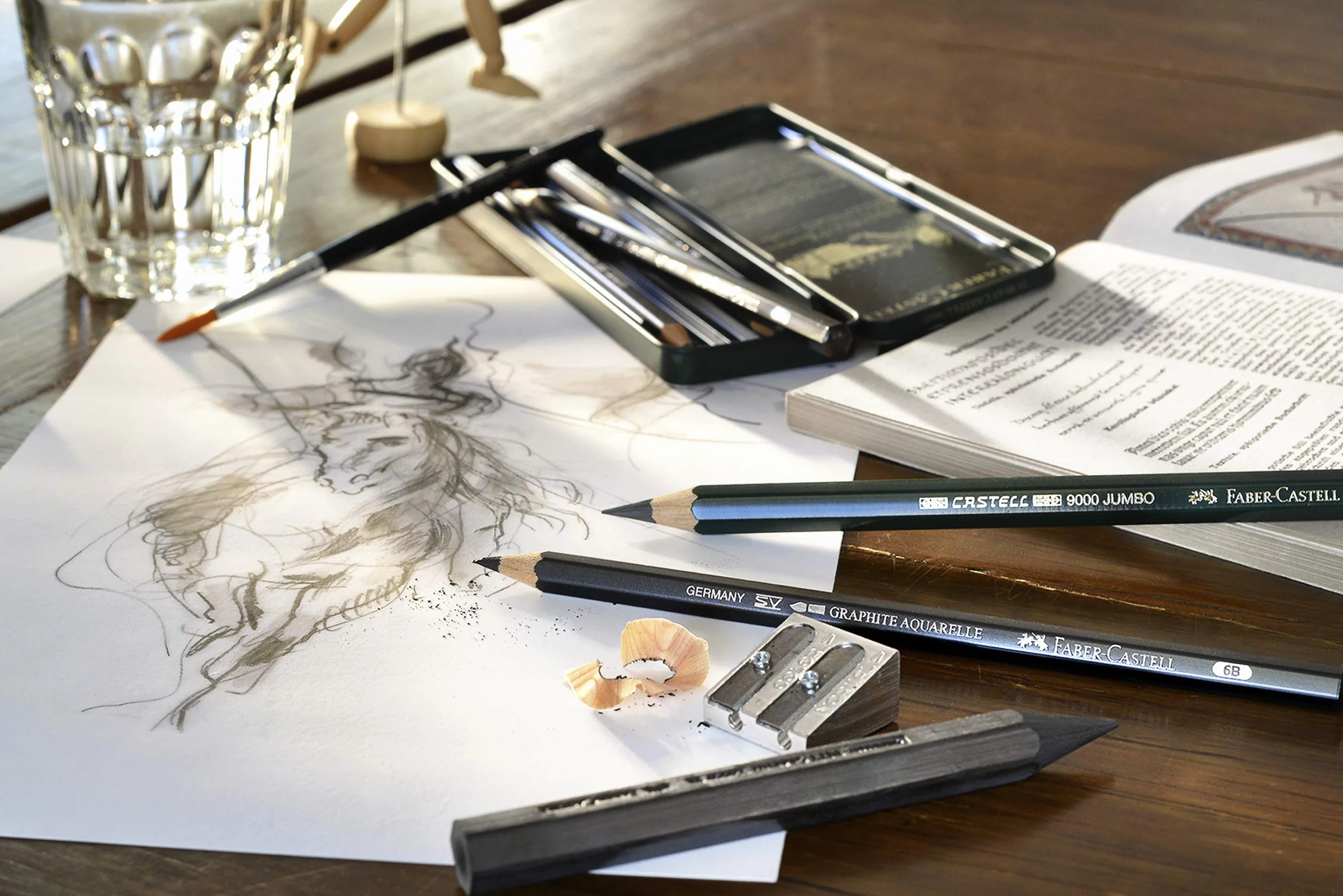 Faber-Castell Castell 9000 Matite Set di 12, Gradazioni da Hb a 8B, Matite in Grafite per Schizzi e Disegni