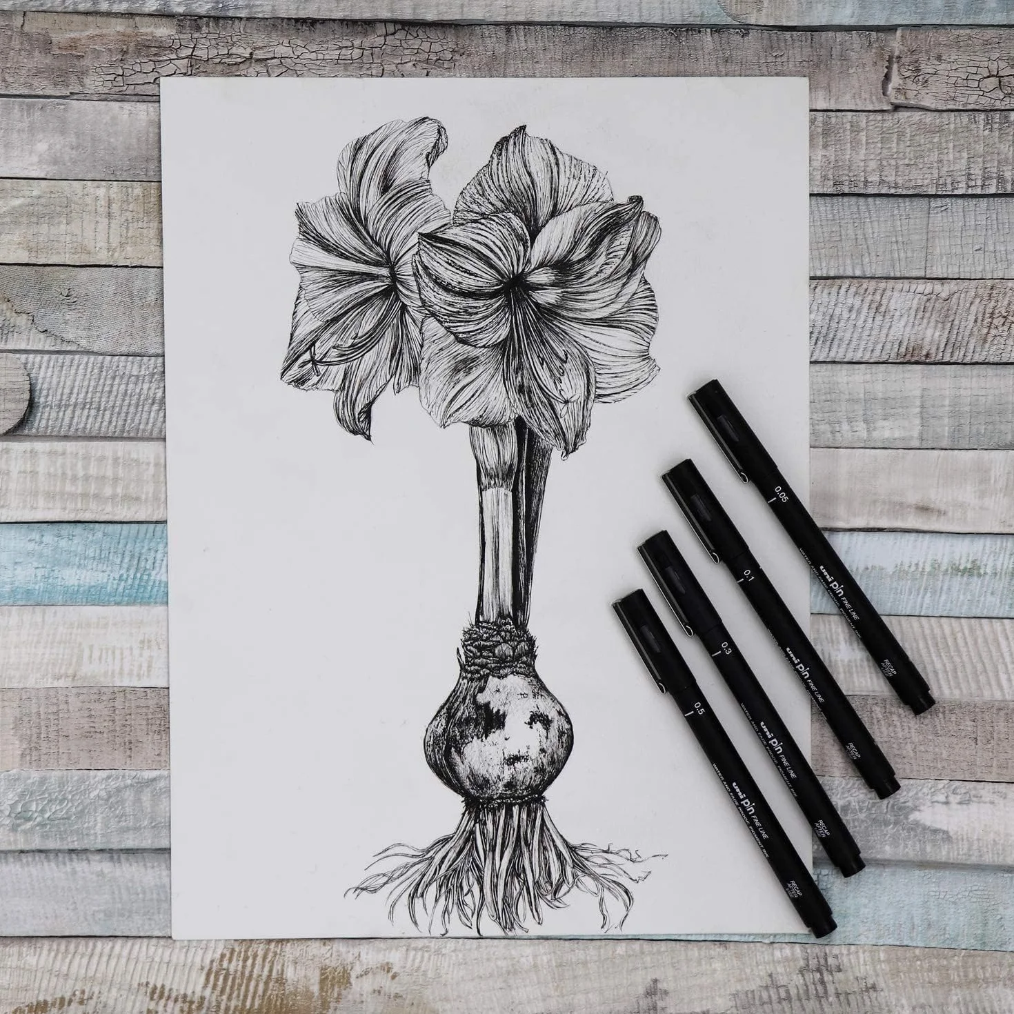 Uni Pin Fineliner Set 9 penne da disegno 0,1/0,5 mm nero grigio seppia