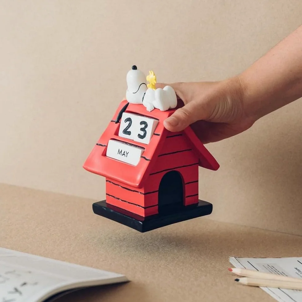 Grupo Erik Calendario Perpetuo Snoopy 3D - Calendario da Tavolo Perpetuo per Bambini | Decorazione da Scrivania per Fans: Regalo Snoopy Gadget Peanuts Casa 9,5 x 15 x 11 cm