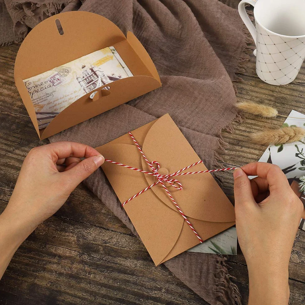 Buste in carta kraft con chiusura a cuore 100 pezzi per auguri di Natale