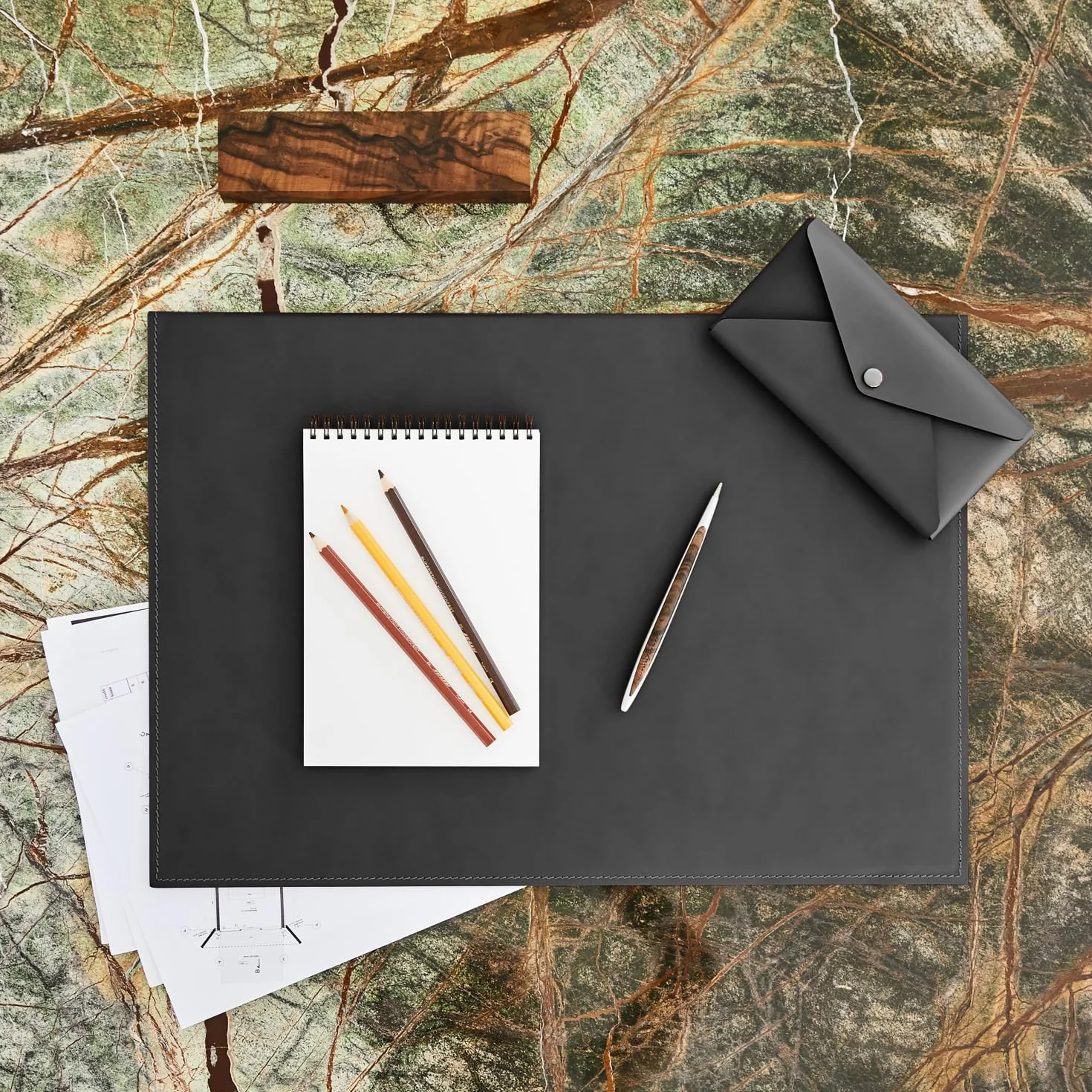 Eglooh - Gemini - Sottomano Scrivania Apribile in Cuoio Nero cm 50x35 - Sottomano Pieghevole con Struttura in Alluminio e Raffinate Cuciture Artigianali - Made in Italy