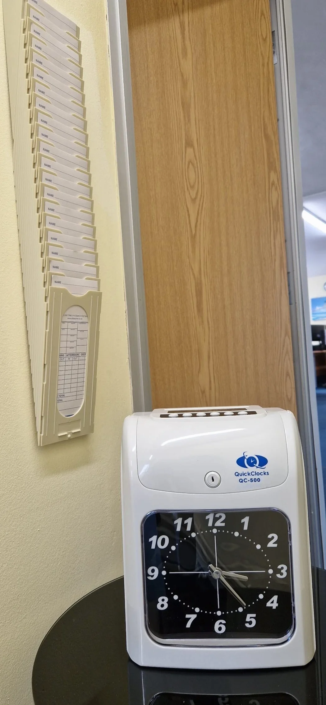 QC500E Timbracartellini Dipendenti - Completamente Automatica Registratore Tempi Presenze (Con Cartellini E Porta Carte) Istruzioni Italiane