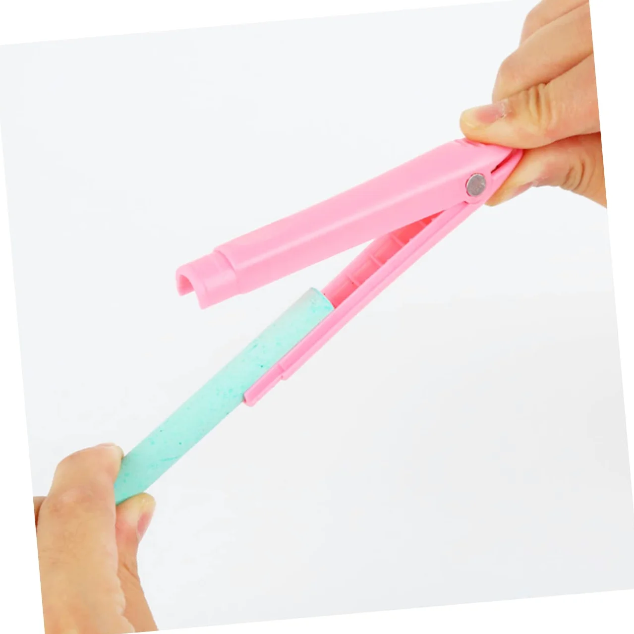 HOMSFOU 3 Set Gessetti Magnetico in Clip Per Gessetti Per Lavagna Colori Per Scuole E Uffici Colore Casuale 6 Pezzi*3