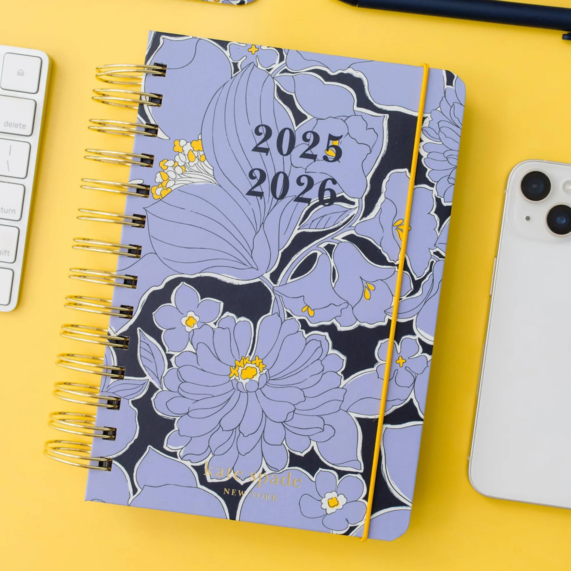 kate spade new york Agenda giornaliera 2025-2026, media, agosto 2025-dicembre 2026, copertina rigida, settimanale e mensile, a spirale, con adesivi (giardino costiero)